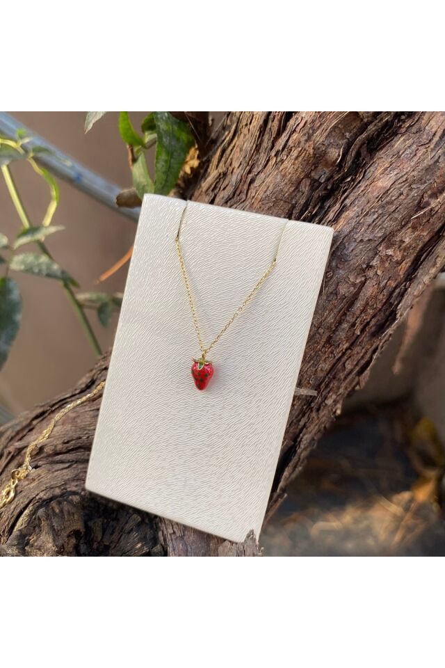 Altın çilek kolye