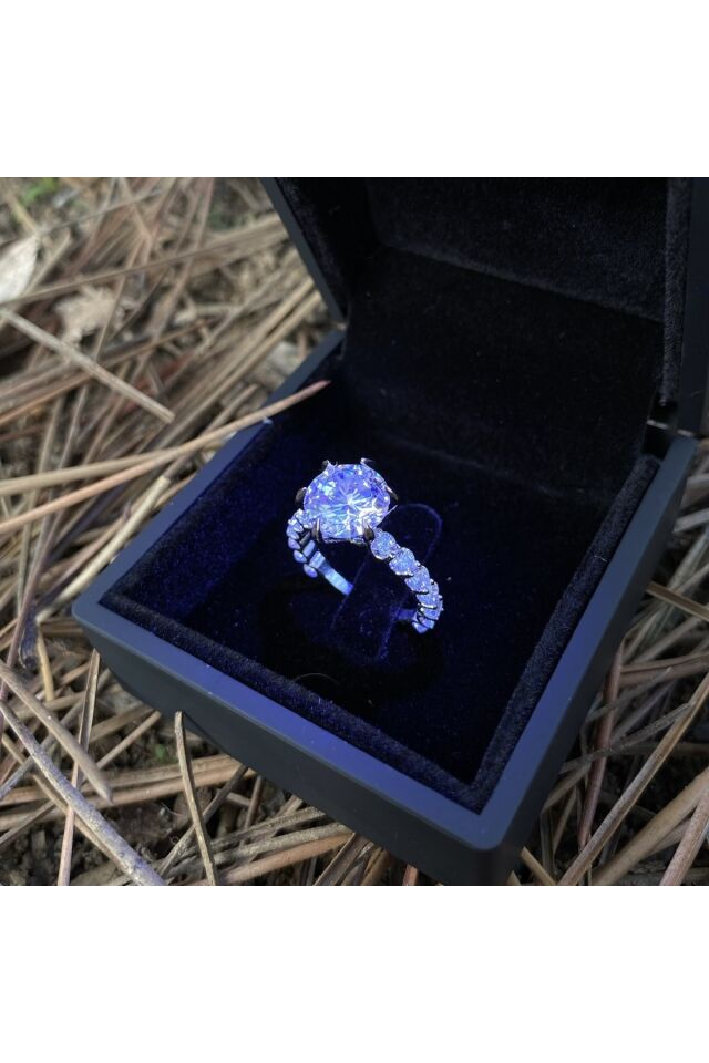 Beyaz Altın tektaş yüzük