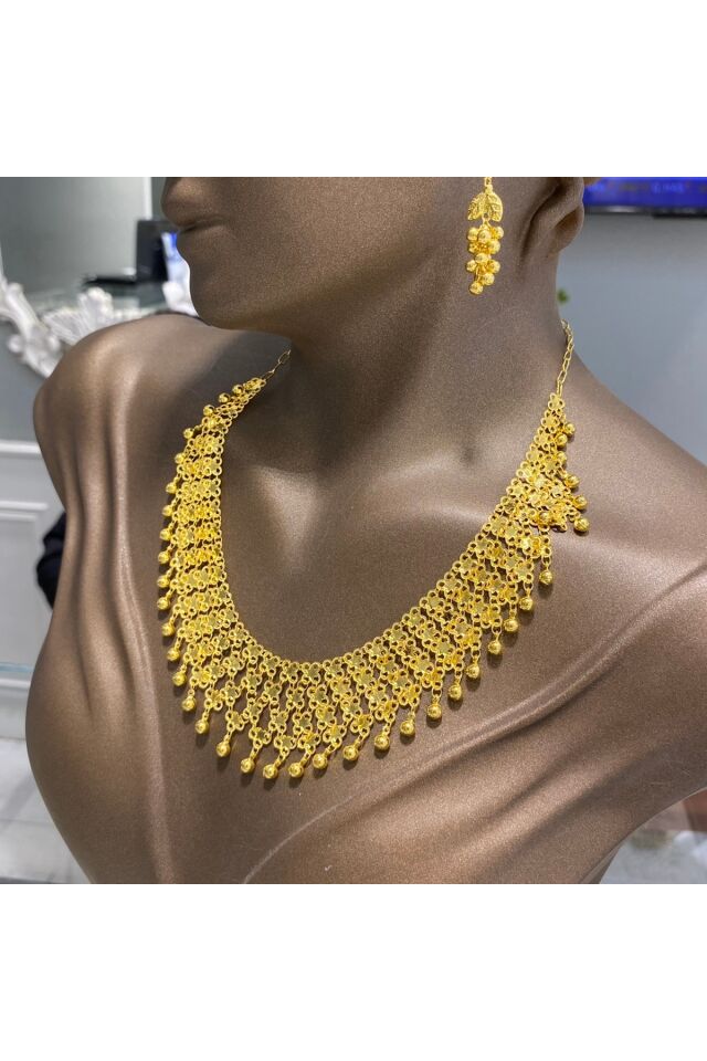 Hint işi altın kolye