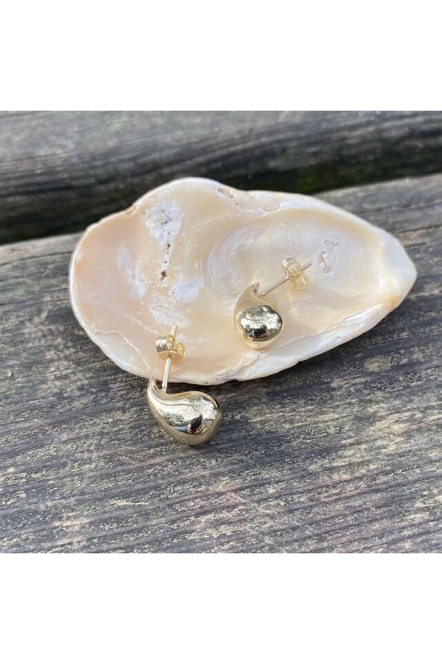 Altın gözyaşı damlası küpe