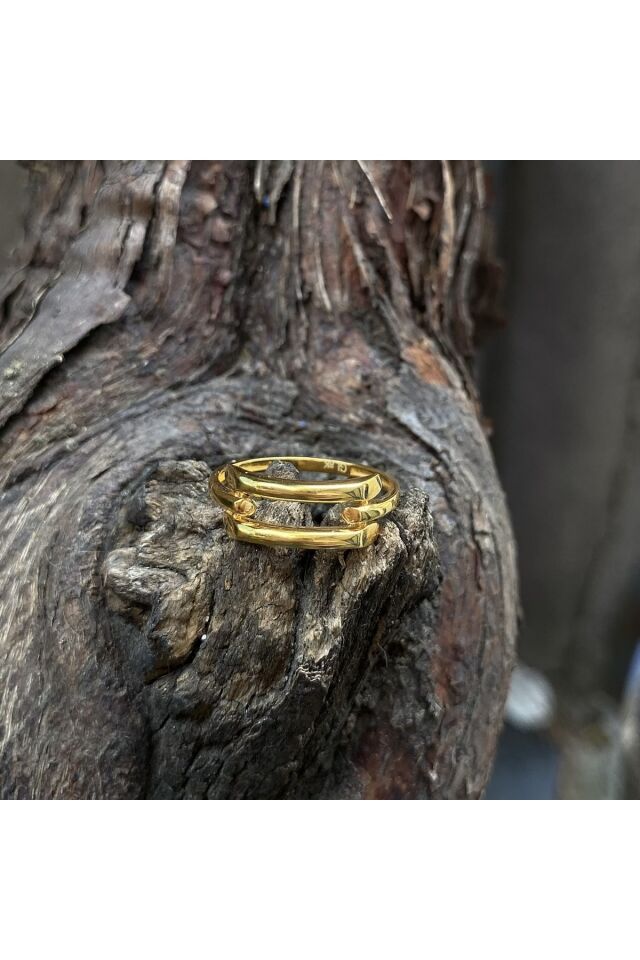 Altın kaburga modeli yüzük