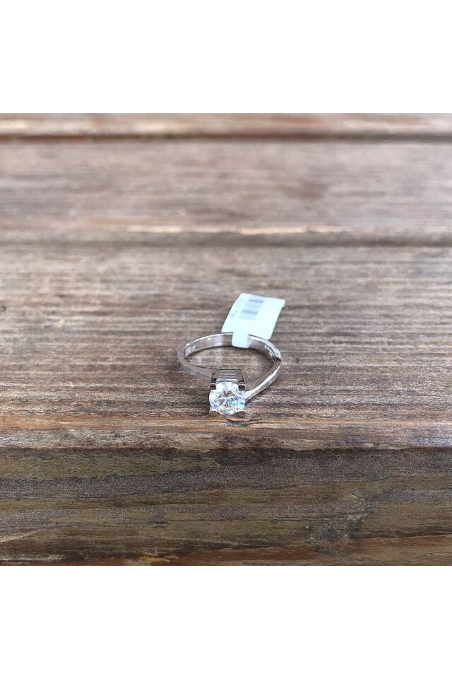 0.80 Karat Mozanit Yüzük